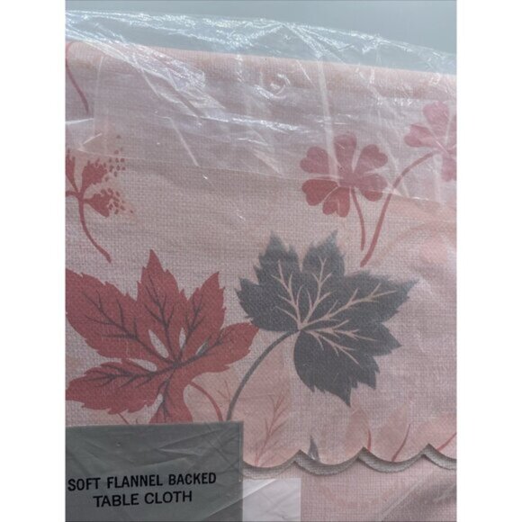 Vintage Soft Flannel Backed Vinyl Table Cloth Pink Scalloped Edges 52 X 52 Rare - Picture 9 of 13